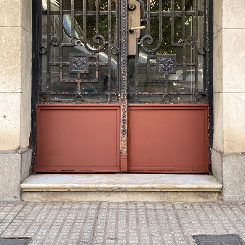 Restauración de Puertas Antiguas de Hierro Fundido